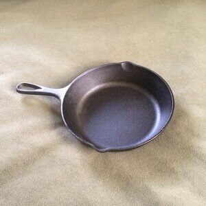 Lodge USA 5SK 8" Black Cast Iron Double Spout Skillet Fry Pan